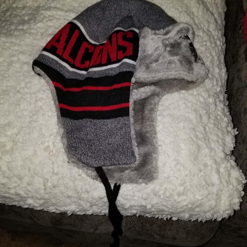 Winter hat - Picture 6 of 6